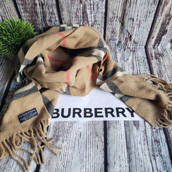 BURBERRY - Scarf - Picture 4 of 16